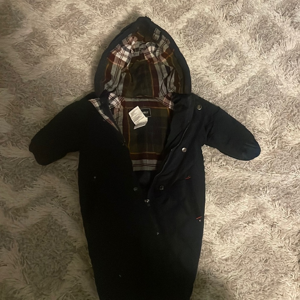 6/9 month like new baby bunting
